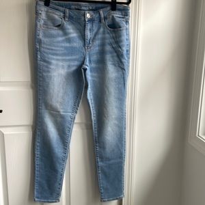 Soft American Eagle jeans. Never worn.